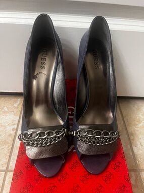 GUESS Purple Peep-Toe Pumps with Silver Chain Accent